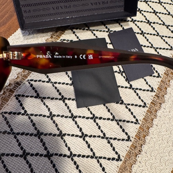 Brand New Authentic Prada Sunglasses - Picture 4 of 12